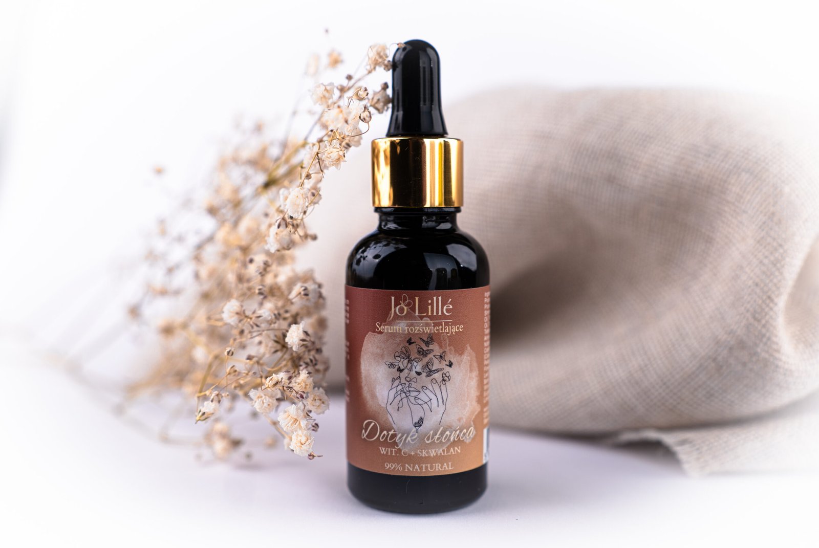 Dotyk Słońca – naturalne serum do twarzy z witaminą C Jo Lillé, rozświetlające i odżywcze, z olejkami roślinnymi i squalanem